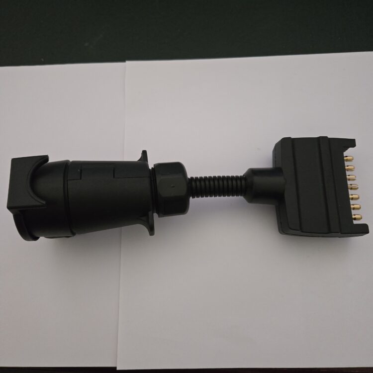 7 Pin Round (trailer) to 7 Pin Flat (car)